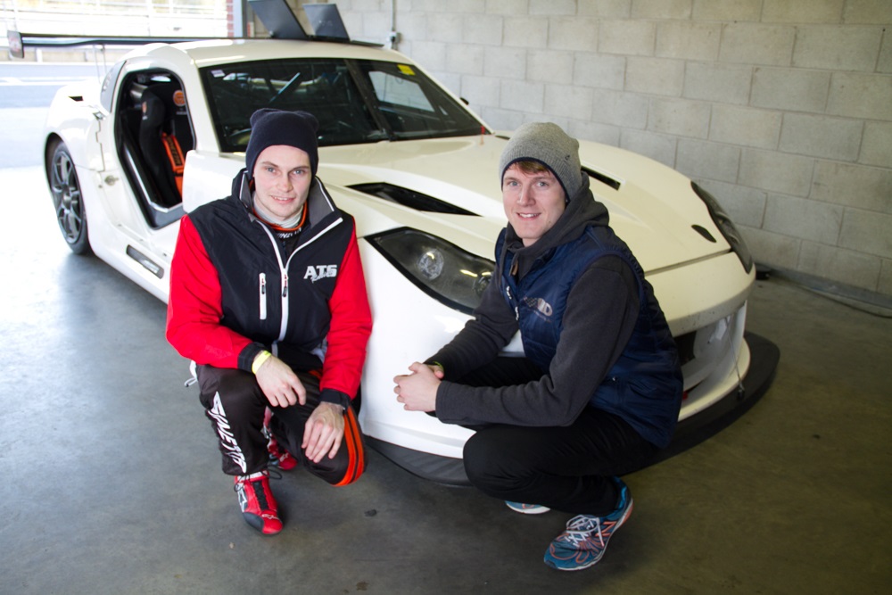 Morten Dons (th) sammen med Aleksander Schjerpen. Sammen håber de at lave topresultater i British GT.
(Foto: Gripping Media)
